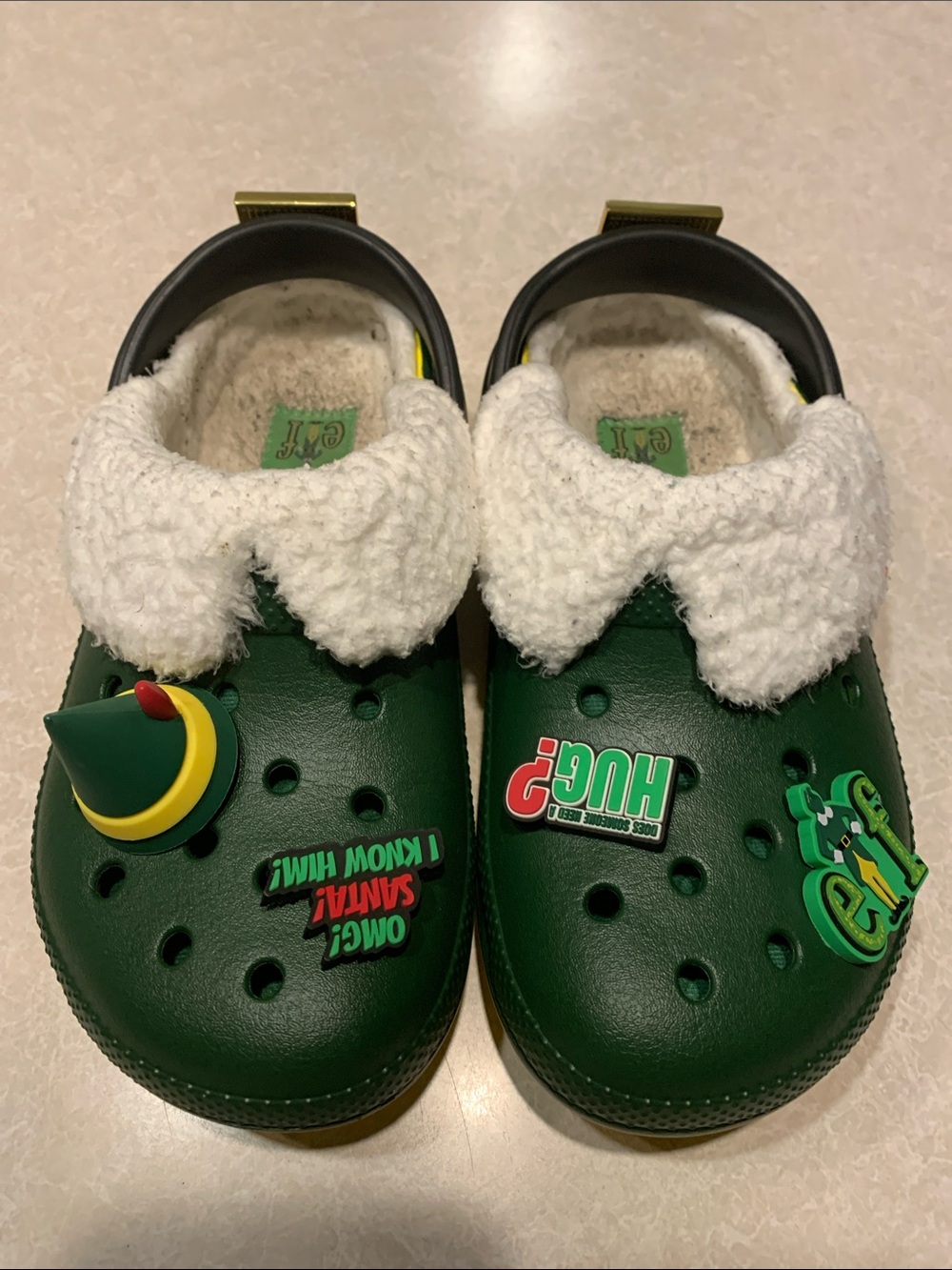CROCS Elf Green Faux-Fur Clog Slippers with Holiday Charms.   M 4 W 6